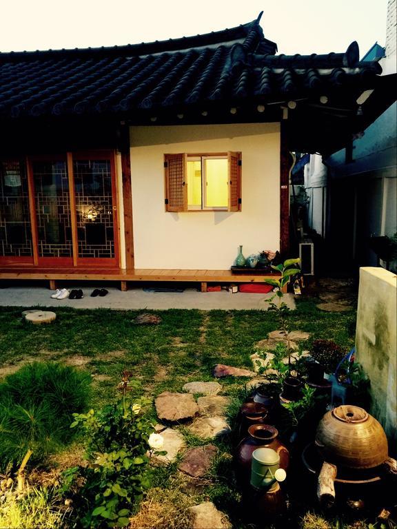 Jeonju Indigo Hanok Guesthouse Екстериор снимка