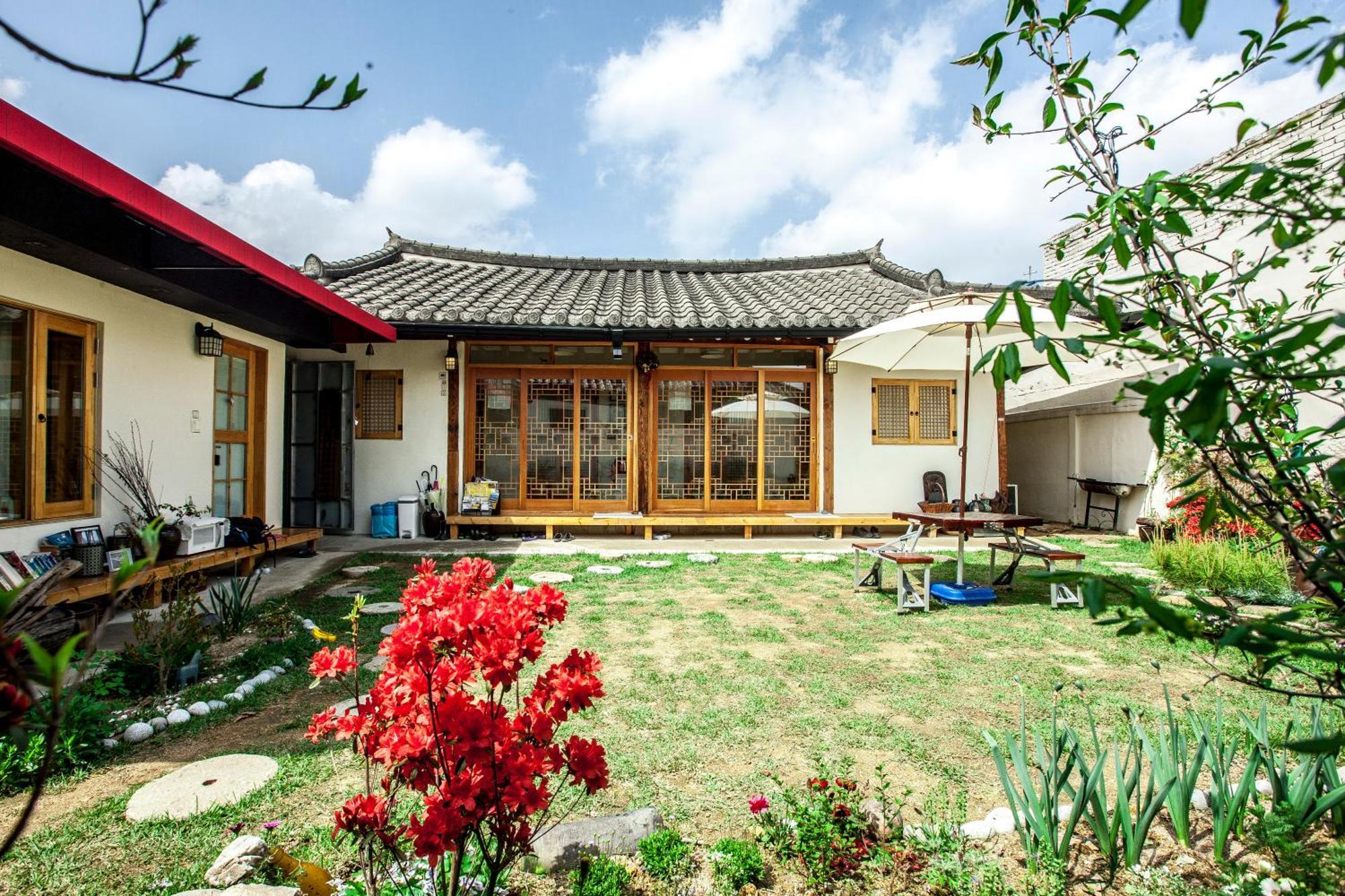 Jeonju Indigo Hanok Guesthouse Екстериор снимка